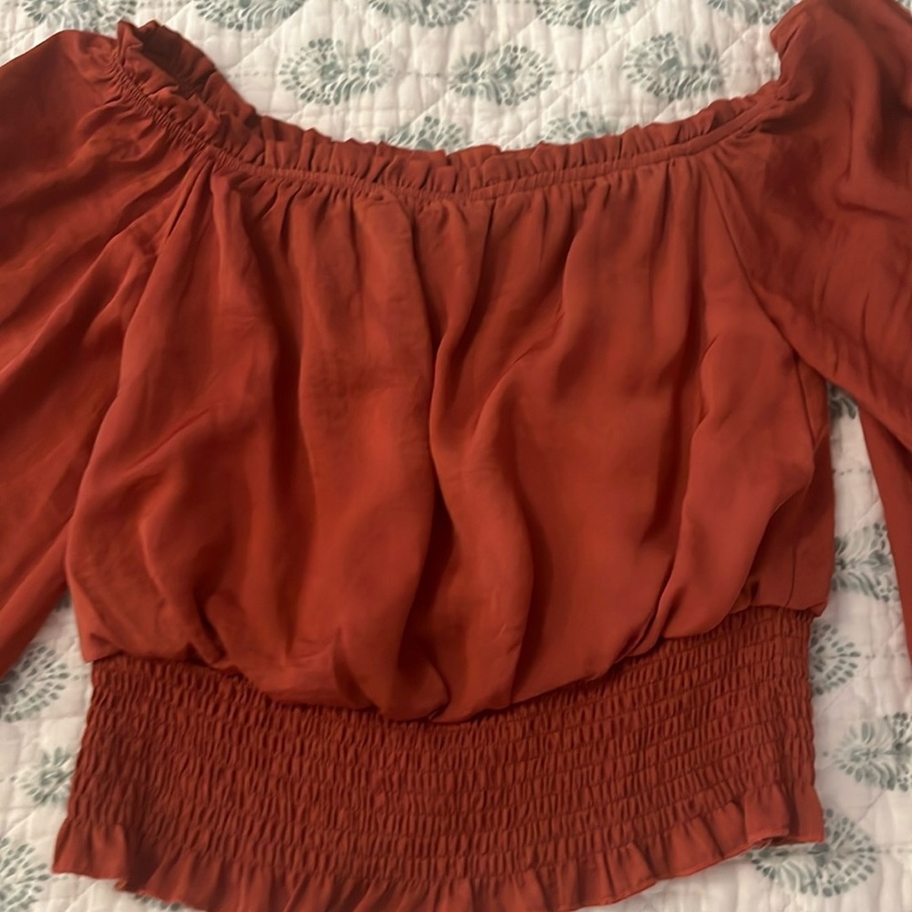 Off shoulder cropped top